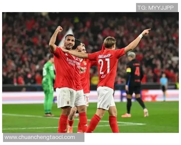 中超精彩对决本菲卡凭乌龙球战胜切尔西全场沸腾 中超精彩对决本菲卡凭乌龙球战胜切尔西全场沸腾