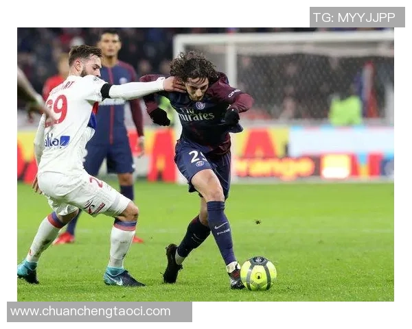 友谊赛精彩对决：里昂与巴黎圣日耳曼互交白卷引发全场热议